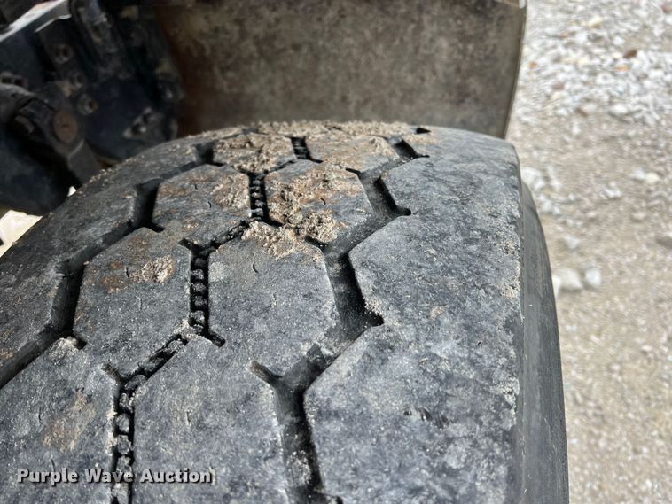 image for item ID9348 2006 Sterling L9500  ready mix truck