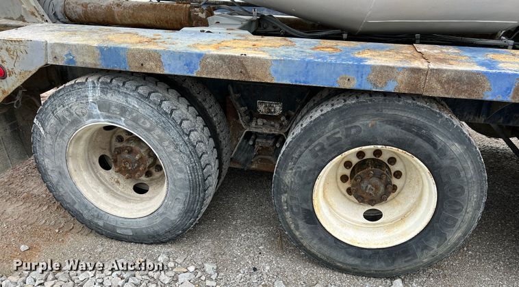 image for item ID9348 2006 Sterling L9500  ready mix truck