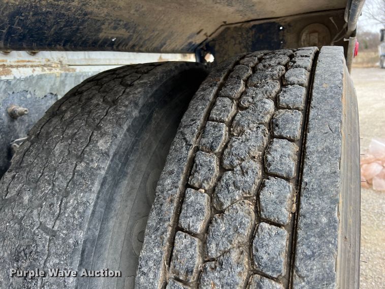 image for item ID9348 2006 Sterling L9500  ready mix truck