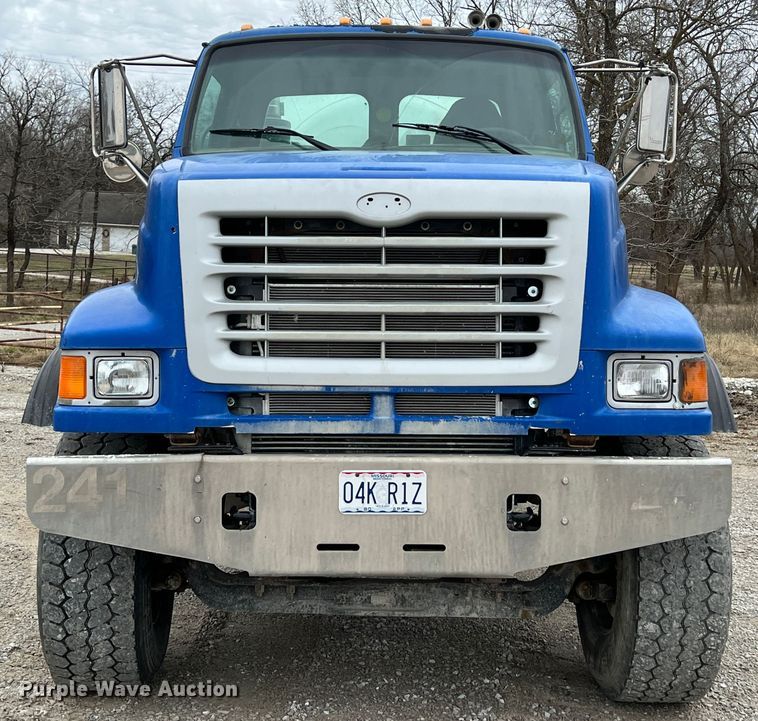 image for item ID9349 2006 Sterling L9500  ready mix truck