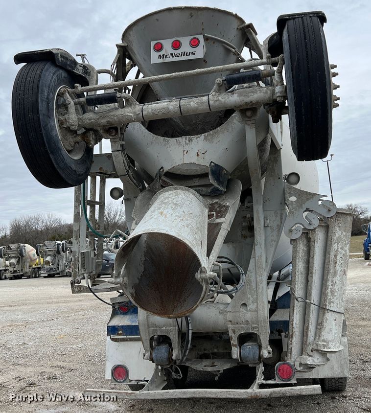 image for item ID9349 2006 Sterling L9500  ready mix truck