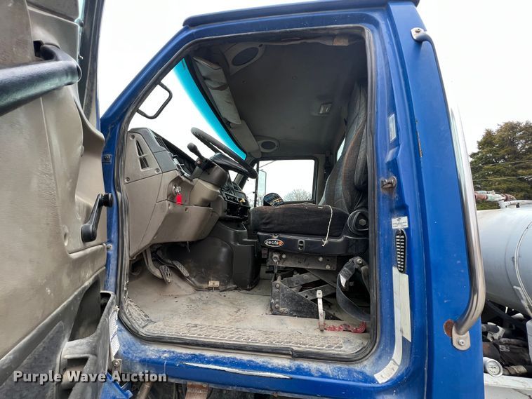 image for item ID9349 2006 Sterling L9500  ready mix truck