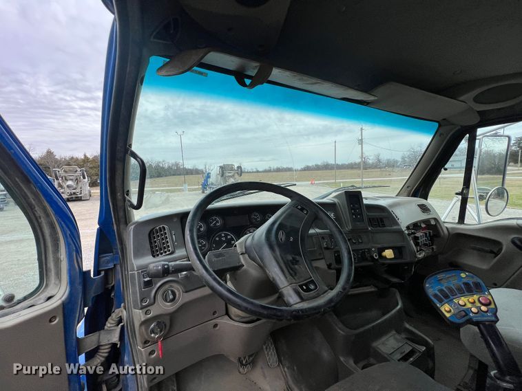 image for item ID9349 2006 Sterling L9500  ready mix truck