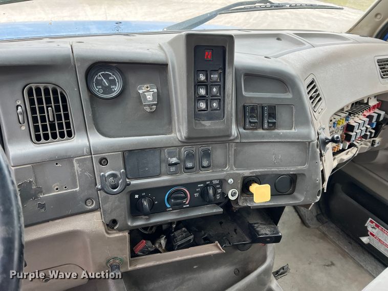 image for item ID9349 2006 Sterling L9500  ready mix truck