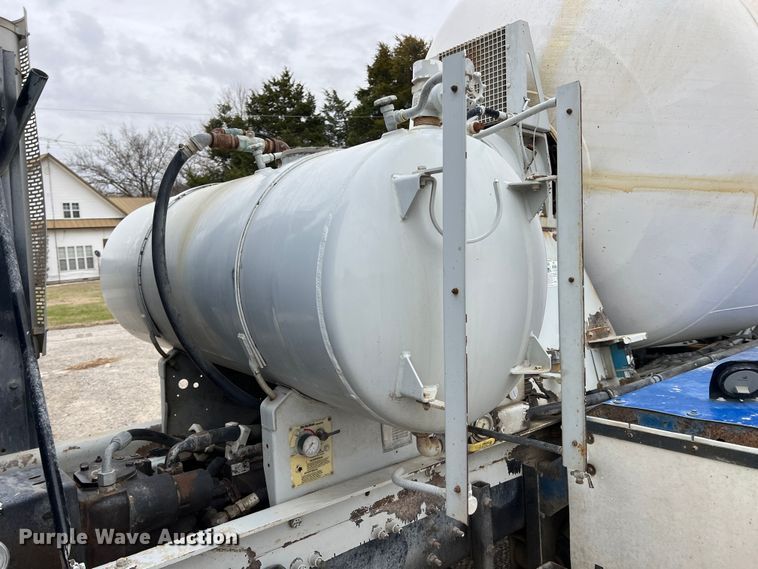 image for item ID9349 2006 Sterling L9500  ready mix truck