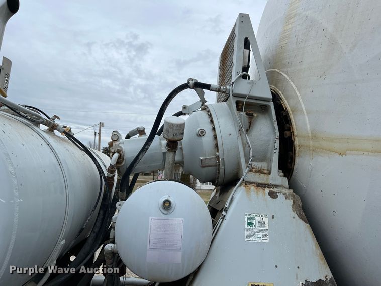 image for item ID9349 2006 Sterling L9500  ready mix truck