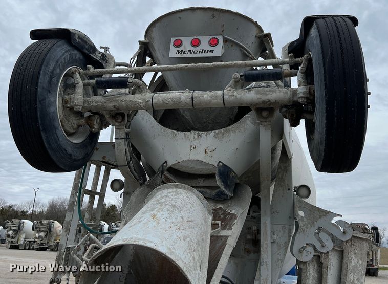 image for item ID9349 2006 Sterling L9500  ready mix truck