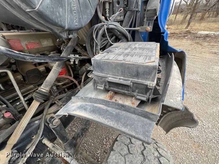 image for item ID9349 2006 Sterling L9500  ready mix truck