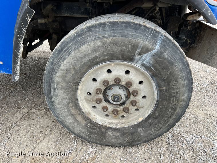 image for item ID9349 2006 Sterling L9500  ready mix truck