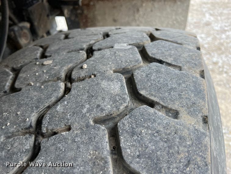 image for item ID9349 2006 Sterling L9500  ready mix truck