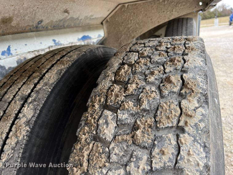 image for item ID9349 2006 Sterling L9500  ready mix truck