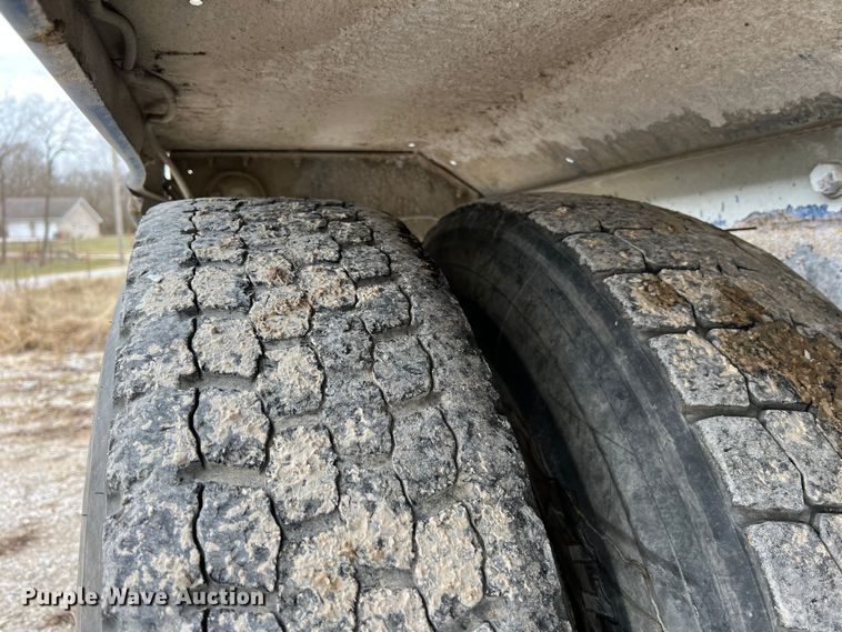 image for item ID9349 2006 Sterling L9500  ready mix truck