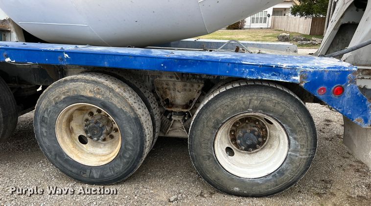 image for item ID9349 2006 Sterling L9500  ready mix truck