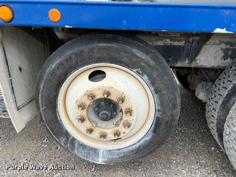 image for item ID9349 2006 Sterling L9500  ready mix truck