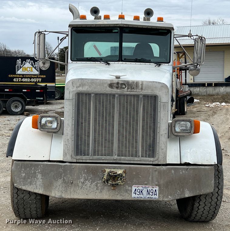 image for item ID9352 2003 Peterbilt 357  ready mix truck