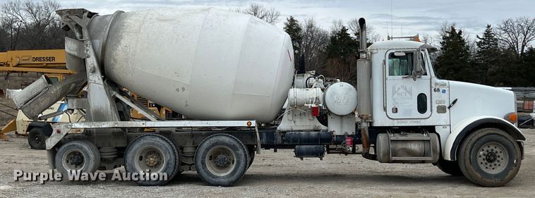 image for item ID9352 2003 Peterbilt 357  ready mix truck