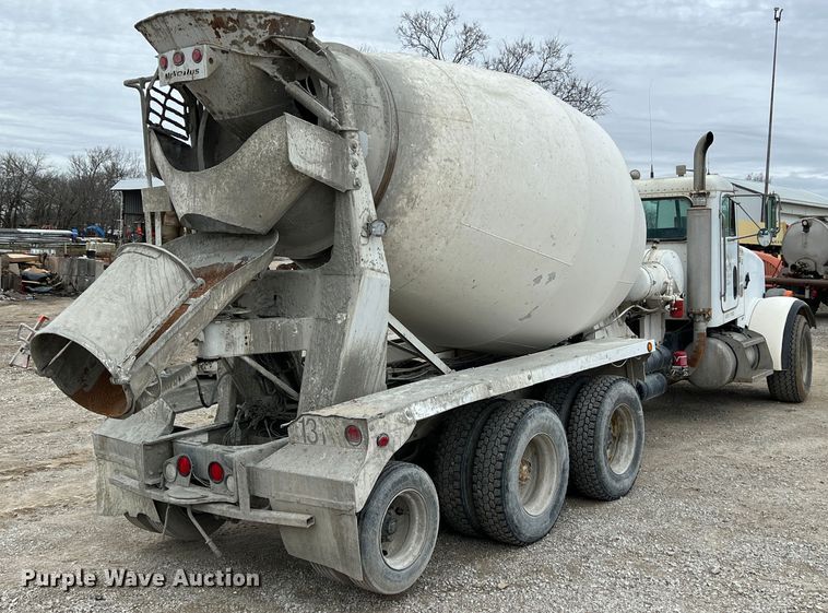 image for item ID9352 2003 Peterbilt 357  ready mix truck