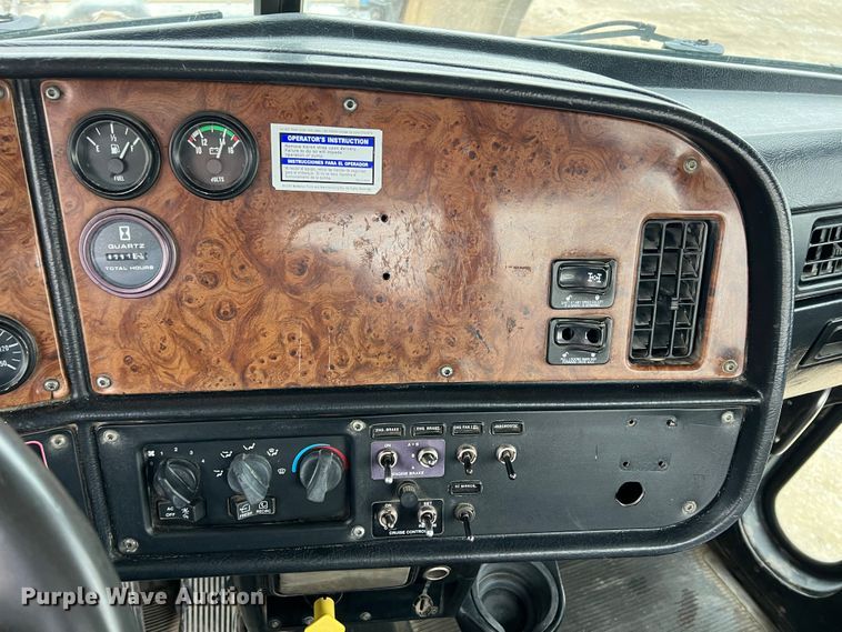 image for item ID9352 2003 Peterbilt 357  ready mix truck