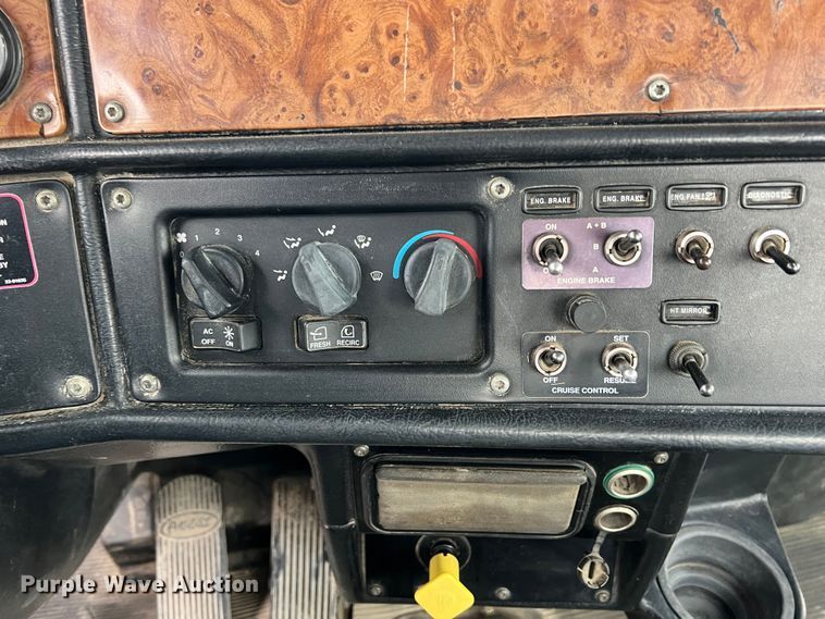 image for item ID9352 2003 Peterbilt 357  ready mix truck