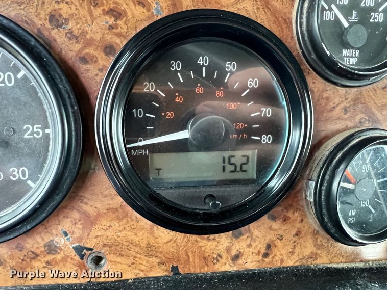 image for item ID9352 2003 Peterbilt 357  ready mix truck