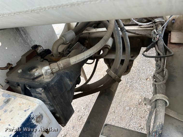 image for item ID9352 2003 Peterbilt 357  ready mix truck