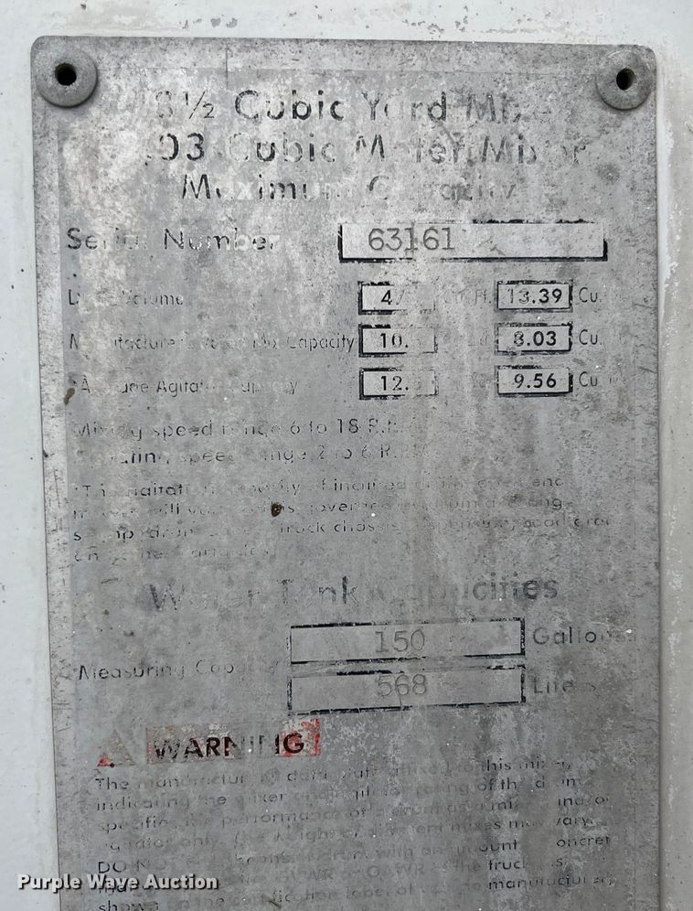 image for item ID9352 2003 Peterbilt 357  ready mix truck