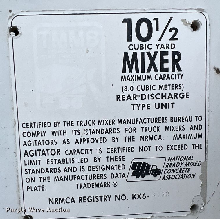 image for item ID9352 2003 Peterbilt 357  ready mix truck