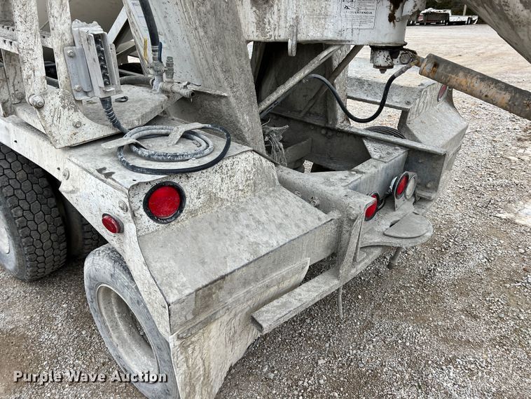 image for item ID9352 2003 Peterbilt 357  ready mix truck