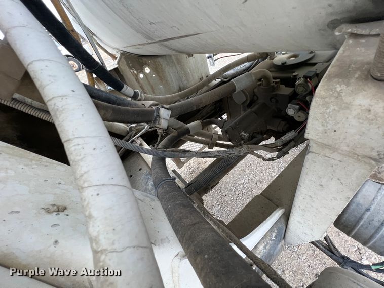 image for item ID9352 2003 Peterbilt 357  ready mix truck