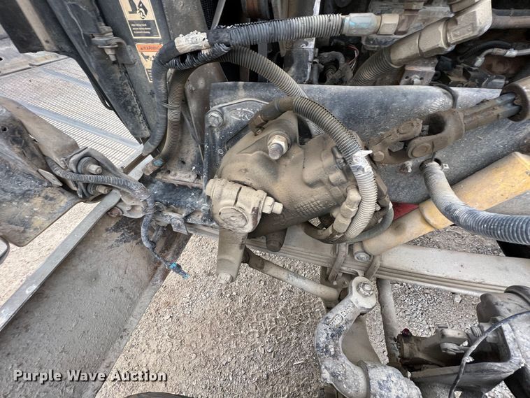 image for item ID9352 2003 Peterbilt 357  ready mix truck