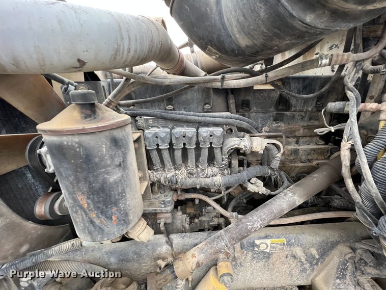 image for item ID9352 2003 Peterbilt 357  ready mix truck