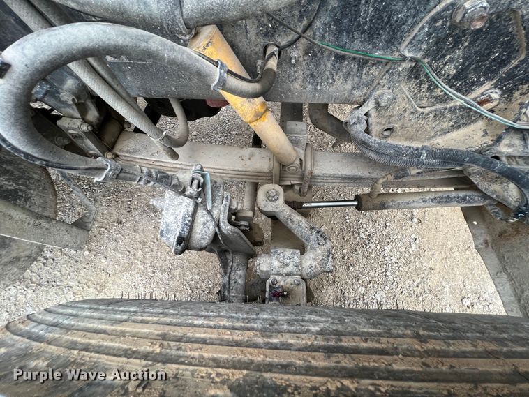 image for item ID9352 2003 Peterbilt 357  ready mix truck