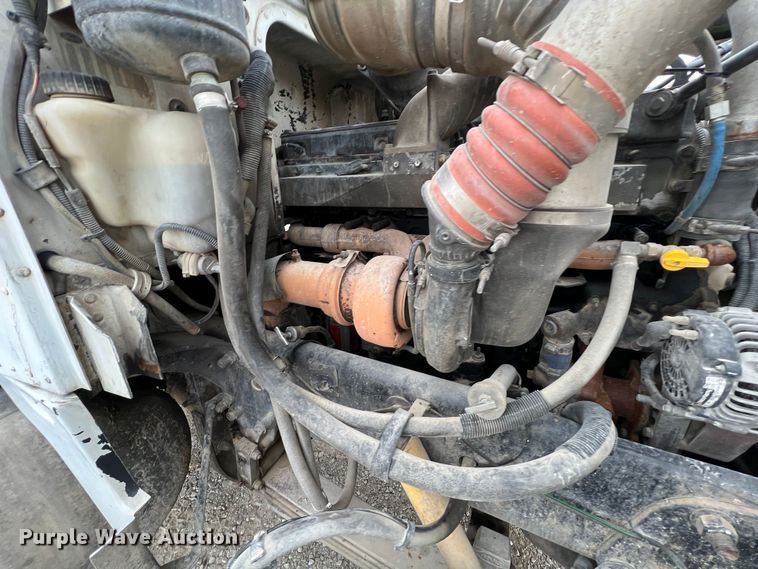 image for item ID9352 2003 Peterbilt 357  ready mix truck