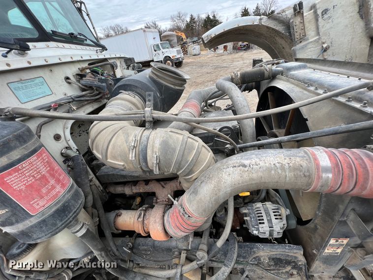 image for item ID9352 2003 Peterbilt 357  ready mix truck