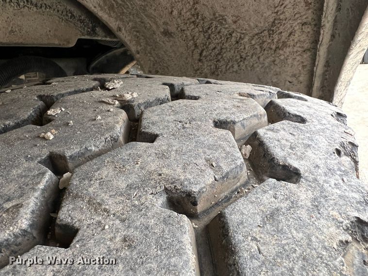 image for item ID9352 2003 Peterbilt 357  ready mix truck