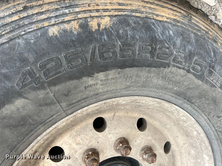 image for item ID9352 2003 Peterbilt 357  ready mix truck