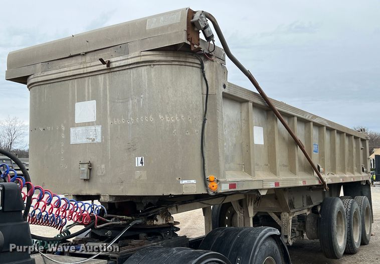 image for item ID9353 1980 Mate  end dump trailer