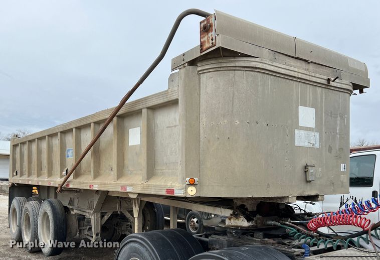 image for item ID9353 1980 Mate  end dump trailer