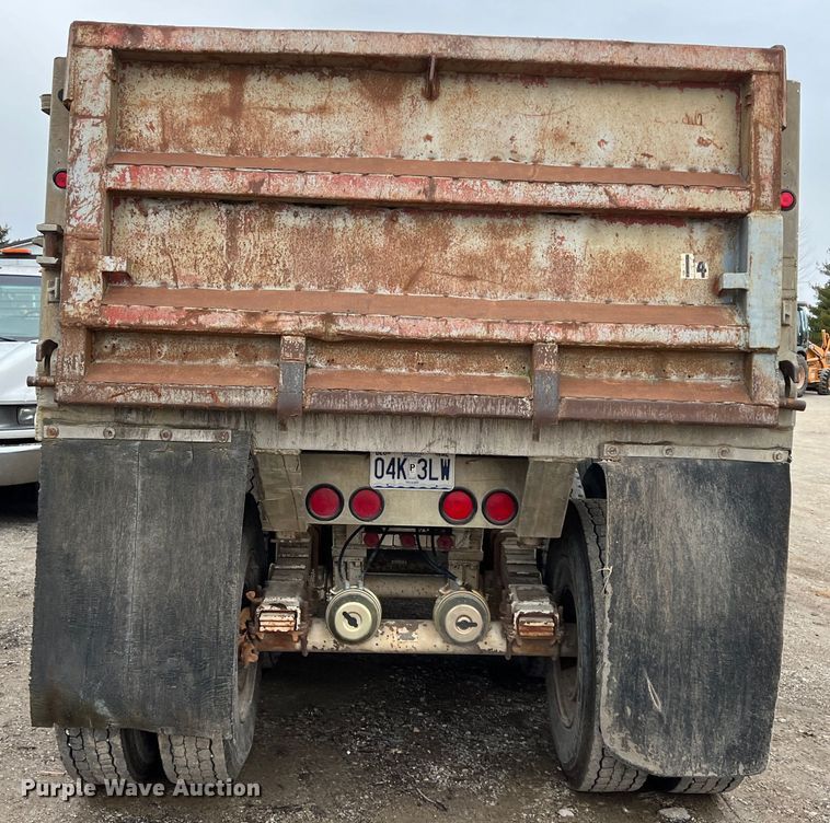 image for item ID9353 1980 Mate  end dump trailer