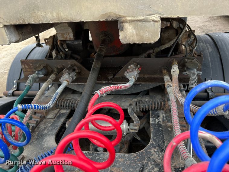 image for item ID9353 1980 Mate  end dump trailer