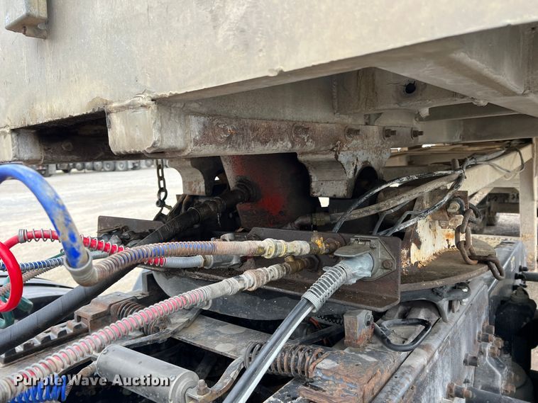 image for item ID9353 1980 Mate  end dump trailer