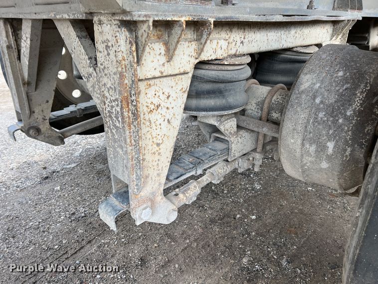image for item ID9353 1980 Mate  end dump trailer
