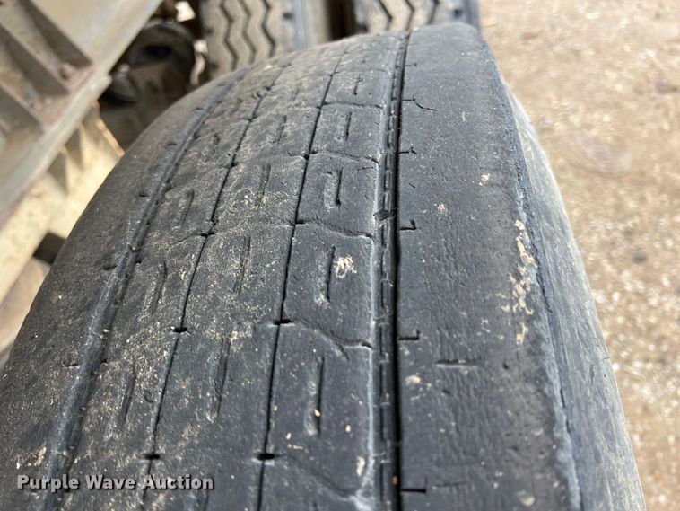 image for item ID9353 1980 Mate  end dump trailer