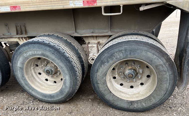 image for item ID9353 1980 Mate  end dump trailer