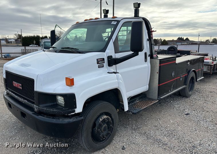 image for item JD9652 2006 GMC C4500  flatbed truck