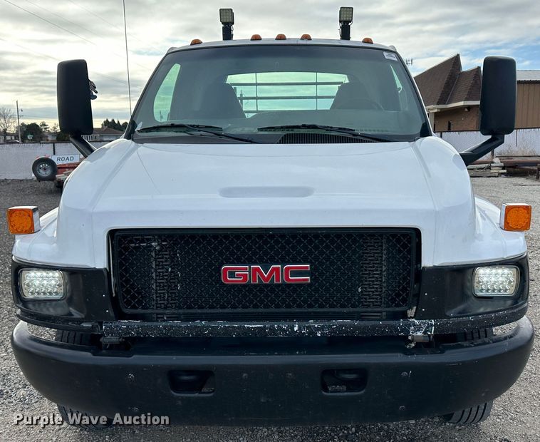 image for item JD9652 2006 GMC C4500  flatbed truck