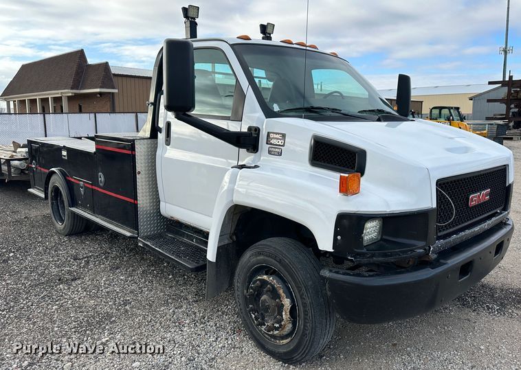 image for item JD9652 2006 GMC C4500  flatbed truck