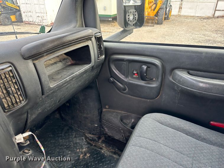 image for item JD9652 2006 GMC C4500  flatbed truck