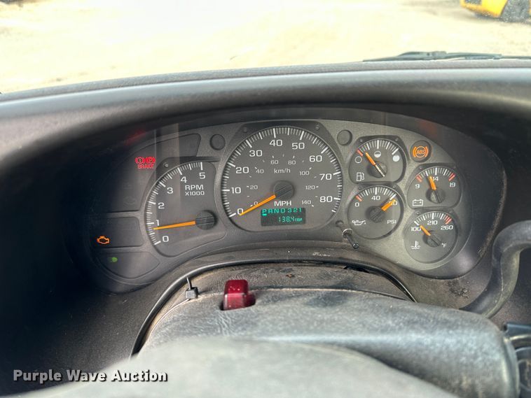 image for item JD9652 2006 GMC C4500  flatbed truck