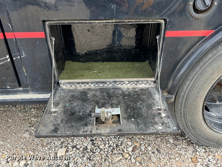 image for item JD9652 2006 GMC C4500  flatbed truck